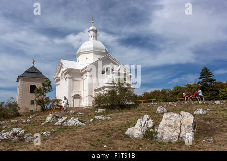 Kapelle des heiligen Sebastian Landschaft auf dem Gipfel des Heiligen Hügels (Svaty kopecek), Mikulov Tschechische Republik, Europa Weinregion, Südmähren Stockfoto