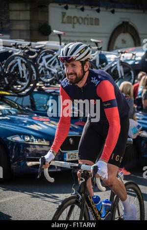 Clitheroe, Lancashire, UK. 7. September 2015. Heute (Freitag, 9. Juli 15), Stufe 2 Aviva Tour of Britain Zyklus Rennen Start Veranstaltungsort in Clitheroe Lancashire. Sir Bradley Wiggins zu Beginn Credit: STEPHEN FLEMING/Alamy Live News Stockfoto