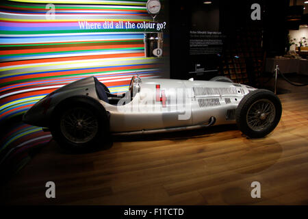 Ein Mercedes "Silberpfeil" pilotert, November 2013, Berlin. Stockfoto