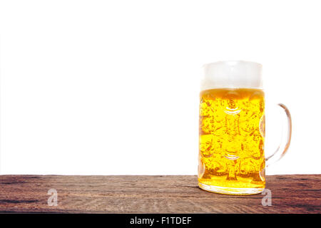 Typisch bayerisches Bierbecher. Alle auf weißem Hintergrund. Stockfoto