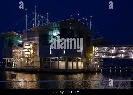 Lissabon, PORTUGAL - 24. Oktober 2014: Lissabon Aquarium Gebäude in der Nacht, Lissabon Stockfoto