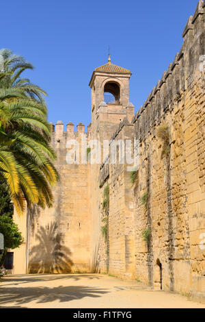 Außenseite des Alcazar de Los Reyes Cristianos in Córdoba, Andalusien, Spanien Stockfoto