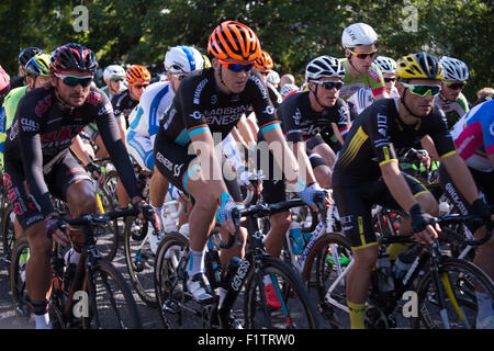 Clitheroe, Lancashire, UK. 7. September 2015. Stufe 2 Aviva Tour durch Großbritannien Radrennen zu Beginn der Phase 2. Stockfoto