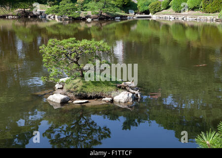 Shukkein Garten, Hiroshima, Japan, ein Heiligtum für die verbrannten und verletzten Opfer der Atombombenabwürfe 1945 Stockfoto