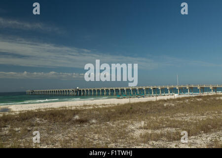 Ein Foto von Panama City Beach Pier in Panama City, Florida, USA. Panama City Beach ist eine Stadt in Bay County, Florida, USA. Stockfoto