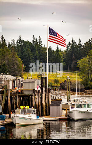 Seelandschaft von Fischerbooten und Dock an Owl es Head, Maine, USA. Stockfoto