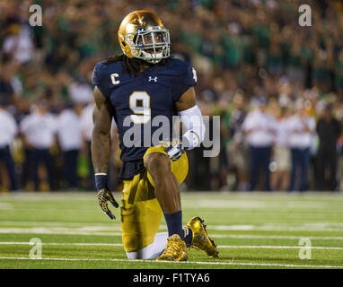 5. September 2015: Notre Dame Linebacker Linien Jaylon Smith #9 bis am Ende bei Notre Dame 38: 3-Sieg über Texas in Notre-Dame-Stadion am Samstagabend. Reagan Lunn/CSM Stockfoto