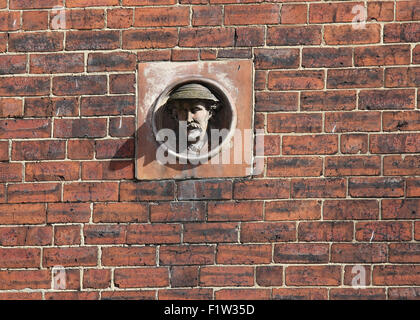 Stein-Kopf auf Reihenhäuser an der Abbeydale Road in Sheffield Stockfoto