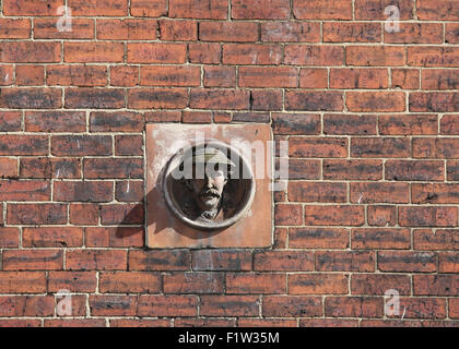 Stein-Kopf auf Reihenhäuser an der Abbeydale Road in Sheffield Stockfoto