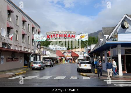 Willkommen Schild über Hauptstraße in Ketchikan, Alaska, USA Stockfoto