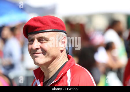 New York City, USA. 07. Sep, 2015. Schutzengel-Gründer Curtis Sliwa besucht Parade. Mandatsträger und Kandidaten für Büro die ersten zwei Stunden der 48. jährliche Brooklyn West Indian Day Parade gefüllt © Andy Katz/Pacific Press/Alamy Live News Stockfoto