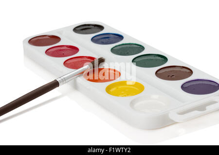 Aquarell mit Pinsel auf dem weißen Hintergrund. Stockfoto