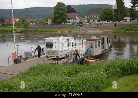 Cable Car ferry über Weser Fluss Reinhardshagen in der Nähe von Hann Munden Deutschland Stockfoto