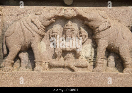 Gajalakshmi gebadet von Elefanten Skulptur, Ramappa Tempel, Warangal, Telangana, Indien. UNESCO-Weltkulturerbe 2021 Stockfoto