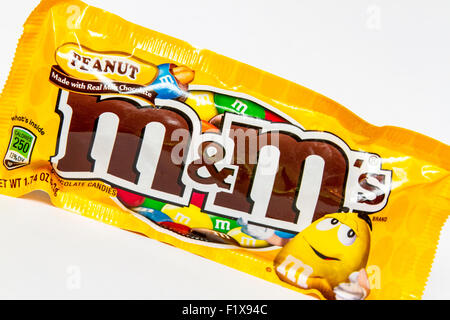 Eine Tasche von M & M Erdnuss Bonbons Stockfoto