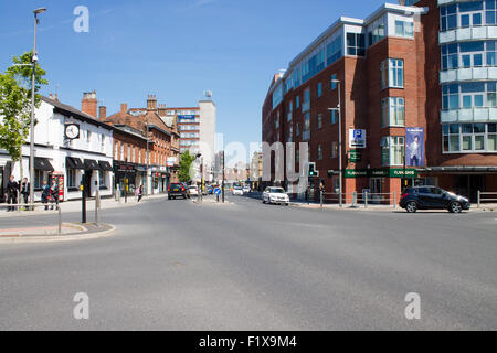 Blick vom Bahnhof Straße in Altrincham, Greater Manchester, Vereinigtes Königreich. Sonniger Tag. Stockfoto