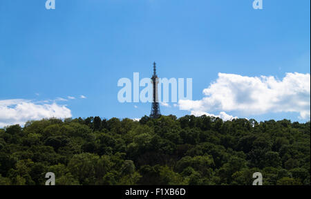 Aussichtsturm Petřín in Prag, Tschechische Republik Stockfoto