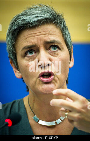 Straßburg, Bxl, Frankreich. 8. Sep, 2015. Margrethe Vestager, EU-Kommissar für Wettbewerb gibt der Presse Plenumsdiskussionen auf General Electric Fall am Hauptsitz der Europäischen Parlaments in Straßburg auf 08.09.2015 Credit: Wiktor Dabkowski/ZUMA Draht/Alamy Live News Stockfoto