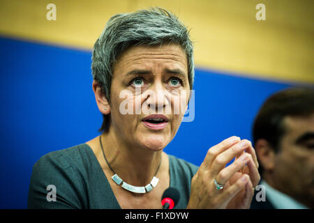 Straßburg, Bxl, Frankreich. 8. Sep, 2015. Margrethe Vestager, EU-Kommissar für Wettbewerb gibt der Presse Plenumsdiskussionen auf General Electric Fall am Hauptsitz der Europäischen Parlaments in Straßburg auf 08.09.2015 Credit: Wiktor Dabkowski/ZUMA Draht/Alamy Live News Stockfoto