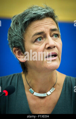 Straßburg, Bxl, Frankreich. 8. Sep, 2015. Margrethe Vestager, EU-Kommissar für Wettbewerb gibt der Presse Plenumsdiskussionen auf General Electric Fall am Hauptsitz der Europäischen Parlaments in Straßburg auf 08.09.2015 Credit: Wiktor Dabkowski/ZUMA Draht/Alamy Live News Stockfoto