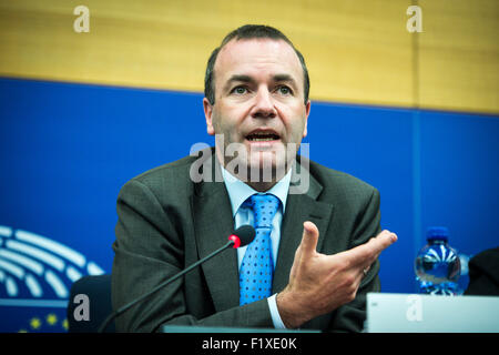 Straßburg, Bxl, Frankreich. 8. Sep, 2015. Mitglied des Europäischen Parlaments (MdEP) und Vorsitzender der EVP-Gruppe Manfred Weber am Hauptsitz der Europäischen Parlaments in Straßburg auf 08.09.2015 Credit: Wiktor Dabkowski/ZUMA Draht/Alamy Live News Stockfoto