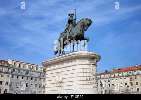 Portugal, Lissabon, Bronze-Reiterstandbild von König John I - Dom Joao I am Praca da Figueira Stockfoto