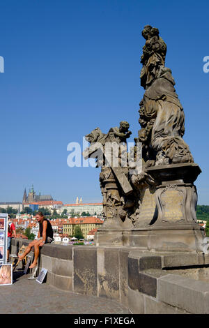 Statue auf der Karlsbrücke, Prag, Tschechische Republik Stockfoto
