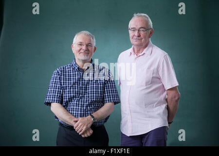 James McGonigal (links) und John Coyle, Mitherausgeber an das Edinburgh International Book Festival 2015. Edinburgh, Schottland. 20. August 2015 Stockfoto