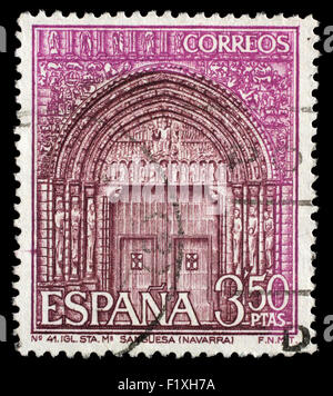 Gedruckt im spanischen Marke zeigt Portal von St. Mary's Kirche, Sanguesa, Navarra, Spanien, ca. 1968 Stockfoto