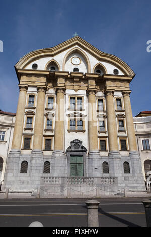 Ursulinen-Kirche der Heiligen Dreifaltigkeit in Ljubljana, der Hauptstadt Sloweniens. Die Kirche wurde zwischen 1718 und 1726 erbaut. Stockfoto