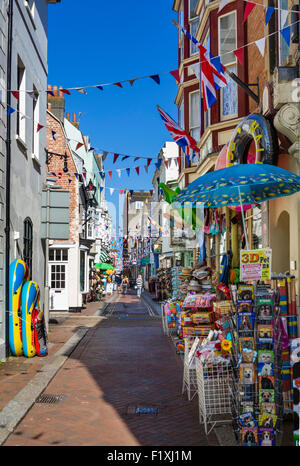 Geschäfte in der Stadt unterwegs St Mary Zentrum, Weymouth, Jurassic Coast, Dorset, England, UK Stockfoto