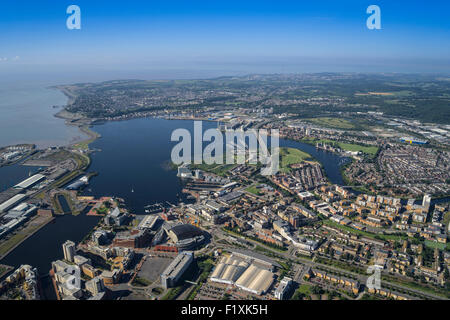 Aus der Vogelperspektive über das Stadtzentrum von Cardiff Stockfoto