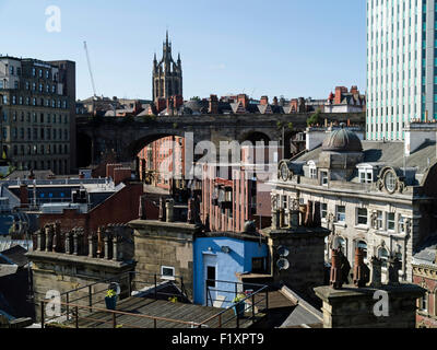 Dächer und Schornstein an der Uferstraße Newcastle Upon Tyne, England Stockfoto