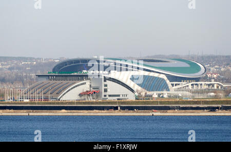 Kazan-Stadion, Heimat fo Rubin Kazan Football Club, Taratstan, Russland, mit Fluss Stockfoto