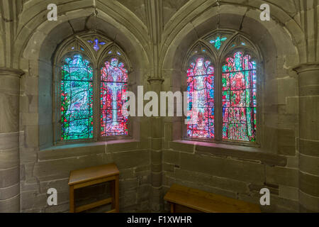 Eine Innenansicht von Hereford Kathedrale Thomas Traherne Glasfenster von Thomas Denny gemacht Stockfoto