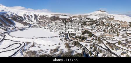 Frankreich, Puy de Dome, Besse et Saint-Anastaise, regionale Naturpark der Vulkane der Auvergne, Sancy, Super Besse Skigebiet (Luftbild) Stockfoto