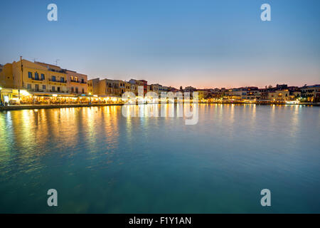 Chania auf Kreta in Griechenland nach Sonnenuntergang Stockfoto