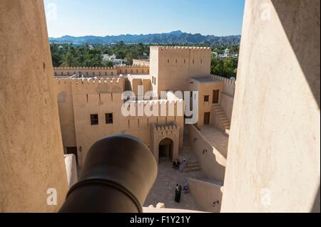 Sultanat von Oman, Gouvernorate Ad-Dakhiliyah, Nizwa, das 17. Jahrhundert Nizwa fort Stockfoto