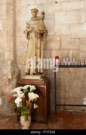 Frankreich, Loiret, Saint Benoit Sur Loire, Fleury Abtei, Statue des Hl. Antonius von Padua Stockfoto