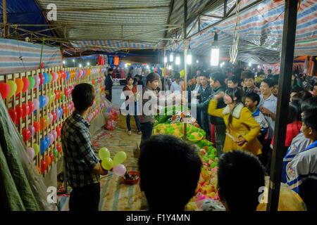 Vietnam, Yen Bai Provinz Muc Cang Chai, Karneval, Jahrmarktsattraktion Stockfoto