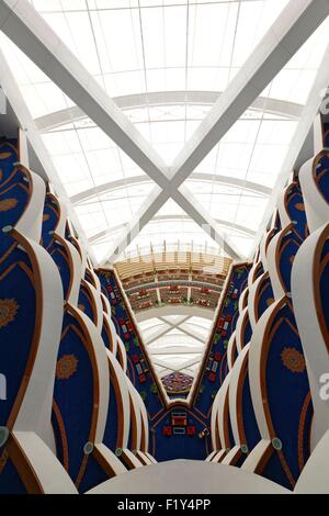 Vereinigte Arabische Emirate, Dubai, Burj Al Arab Hotel, atrium Stockfoto