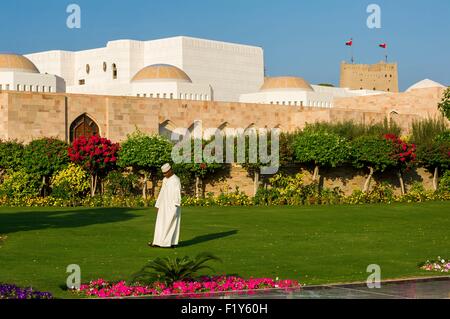 Oman, Muscat, Palast des Sultans und portugiesischen Festungen aus dem 17. Jahrhundert Stockfoto