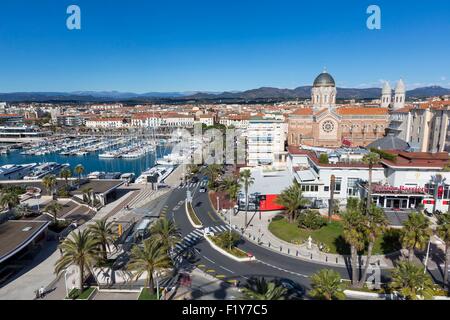 Frankreich, Var, Saint Raphael, alten Hafen und Basilika Notre-Dame De La Victoire Stockfoto