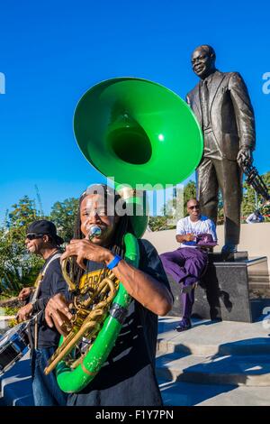 Vereinigte Staaten, New Orleans, Louisiana-Band spielt in der Louis Armstrong Park Stockfoto