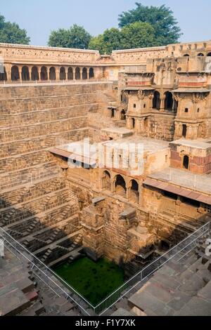 Indien, Rajasthan state, Abhaneri, Chand Baori ist die größte Stufenbrunnen in Indien Stockfoto