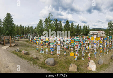 Zeichen, Kanada, Yukon, Scenic, Wegweiser Wald Stockfoto