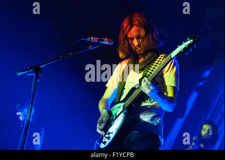 Glasgow, Schottland. 8. September 2015. Kevin Parker der australischen Rockband führt Tame Impala live at The Barrowland Ballroom. Bildnachweis: Roberto Ricciuti/Alamy Live-Nachrichten Stockfoto