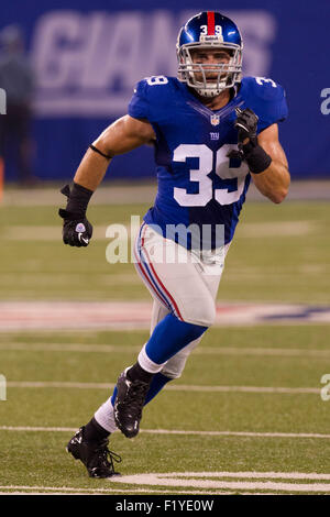 Tyler Sash. 8. Sep, 2015. Ehemalige New York Giants Spieler stirbt im Alter von 27. Im Bild: 24. August 2012: New York Giants defensive zurück Tyler Sash (39) in Aktion während der NFL Preseason-Spiel zwischen den Chicago Bears und die New York Giants im MetLife Stadium in East Rutherford, New Jersey. Die Chicago Bears schlagen die New York Giants, 20-17. Chris Szagola/CSM/Alamy Live-Nachrichten Stockfoto