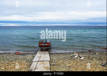Boot, Strand, Nunavut, Kanada, Nordpolarmeer Stockfoto