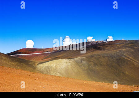 Der Mauna Kea Skyline zeigt, von links nach rechts, C-F-H-Teleskop, Gemini Beobachtung, Universität von Hawaii 2,2 Meter UKIRT Stockfoto